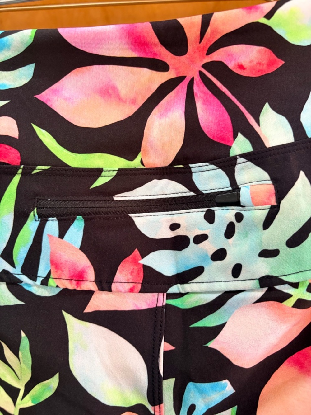 Hurley Tropic Soft Wave Board Shorts Size Small NWT Surf Beach Tropical Women’s - Picture 7 of 8